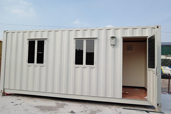 Container văn phòng 20 feet đáp ứng 4 - 6 người làm việc