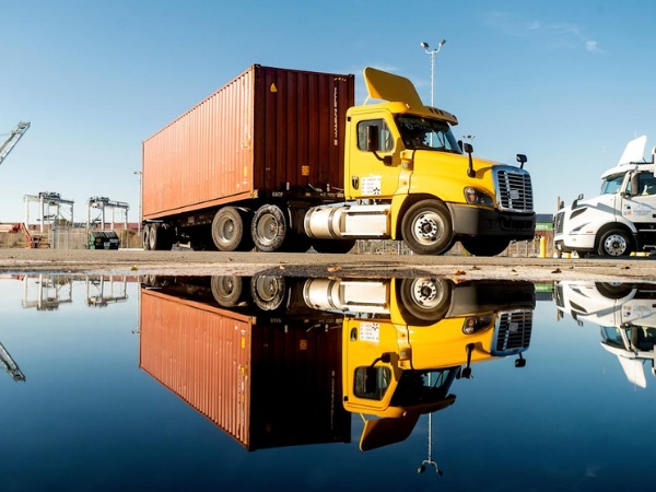 Bằng lái xe container là gì?