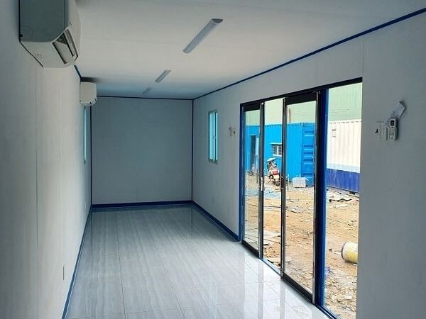 Chuẩn bị mặt bằng và lắp đặt hệ thống kỹ thuật ban đầu cho container văn phòng