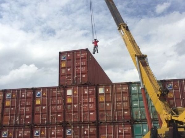 Container kho