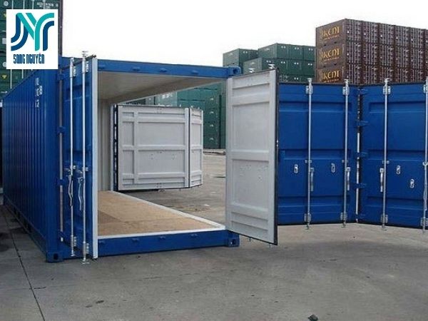 Kiểm tra tình trạng container trước khi đóng hàng