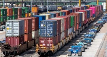 Phí lưu bãi container